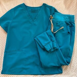 FIGS Teal Scrub Set
